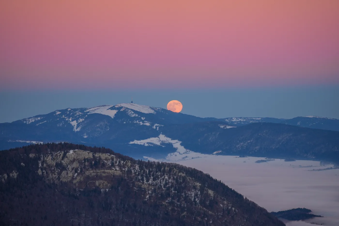 Full Moon November 2026 UK: Supermoon 24 Nov, 2.53pm