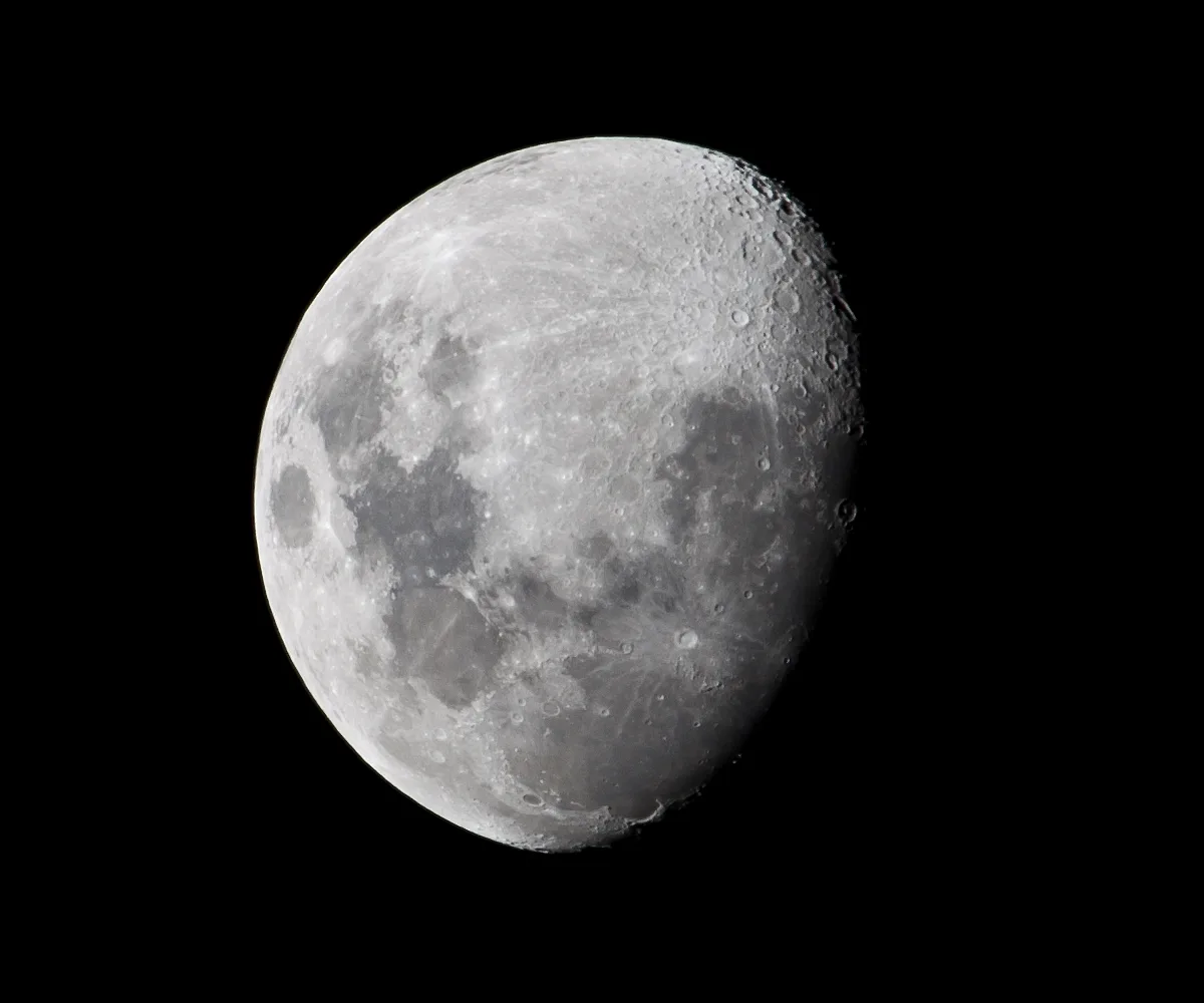 Observing the Moon With a Telescope: Skip the Full Moon